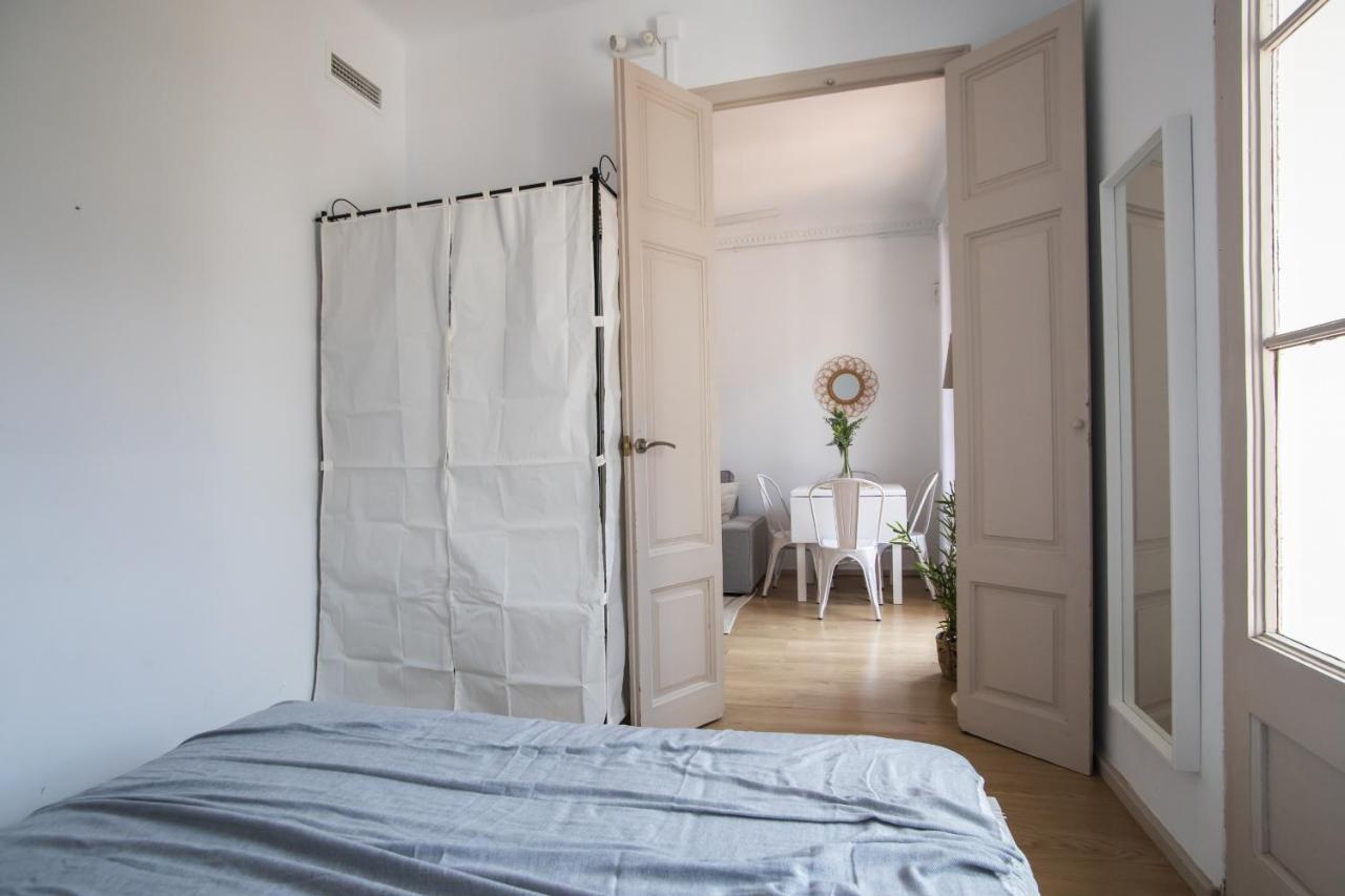 32Par1009 - Big And Spacious Apartment Downtown Barcelona Ngoại thất bức ảnh